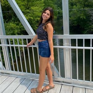 Meet your Posher, Cortney